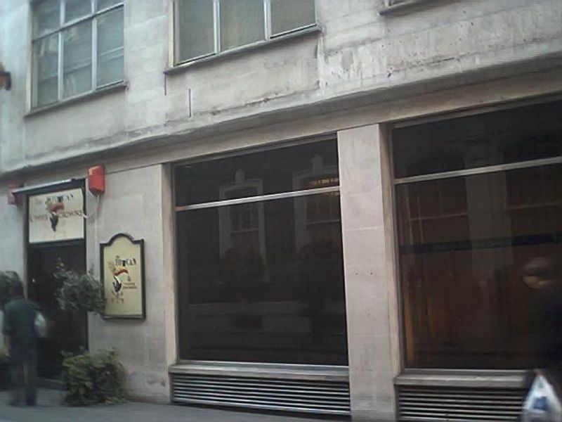Three Crowns. London EC2.. (Pub, External). Published on 25-04-2023