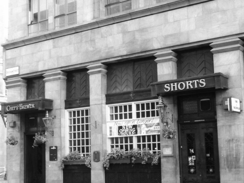 Shorts London EC2 taken in Sept 1988.. (Pub, External). Published on 12-03-2019