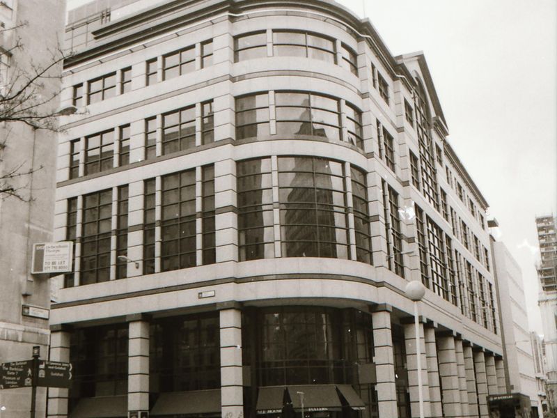 49 Gresham St London EC2 taken in April 1994.. (Pub, External). Published on 12-03-2019