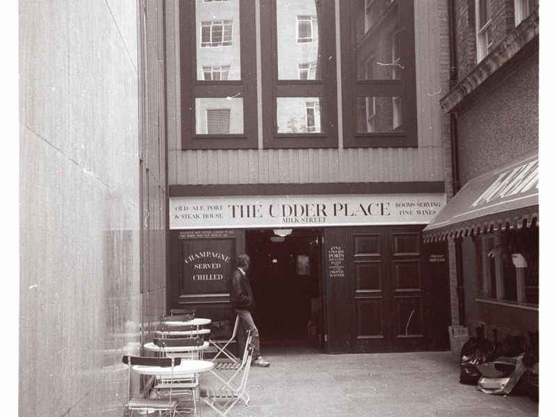 Udder Place London EC2 taken in July 1985.. (Pub, External). Published on 12-03-2019 