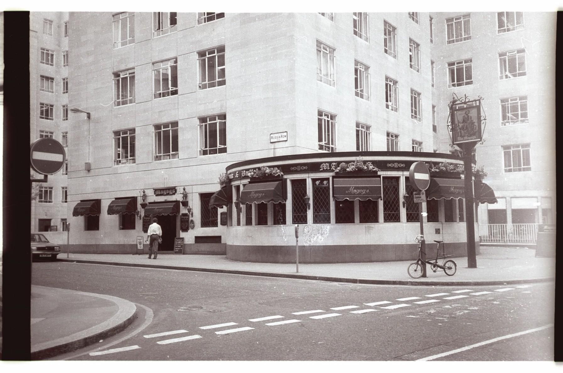 Magogs London EC2 taken in July 1985.. (Pub, External, Key). Published on 12-03-2019