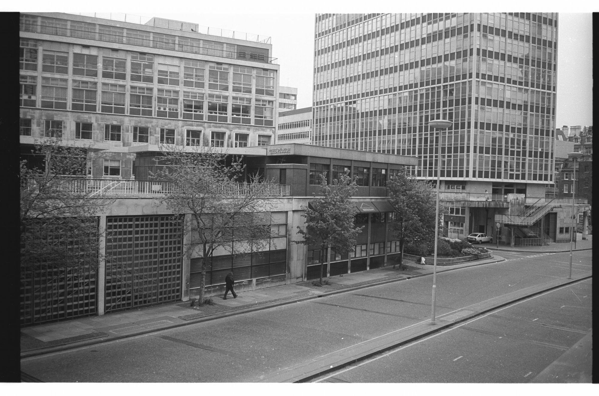 Plough London EC2 taken July 1985.. (Pub, External, Key). Published on 14-12-2022