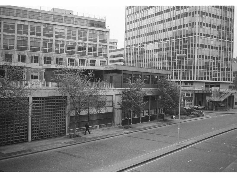 Plough London EC2 taken July 1985.. (Pub, External, Key). Published on 14-12-2022