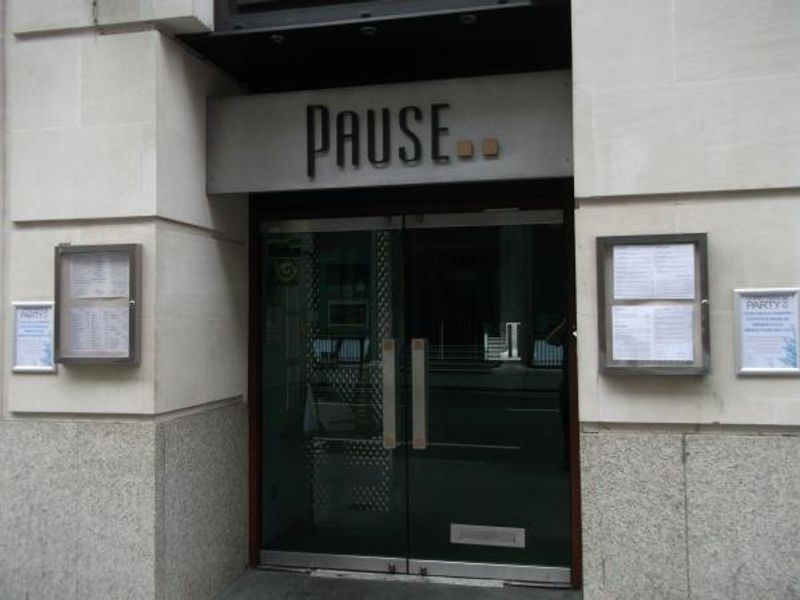 Pause London EC3 taken Sept 2012. (Pub, External). Published on 26-11-2013