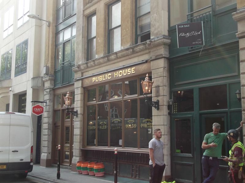 Craft Beer Co Mitre St London EC3 taken 12-5-2016.. (Pub, External). Published on 10-10-2018 