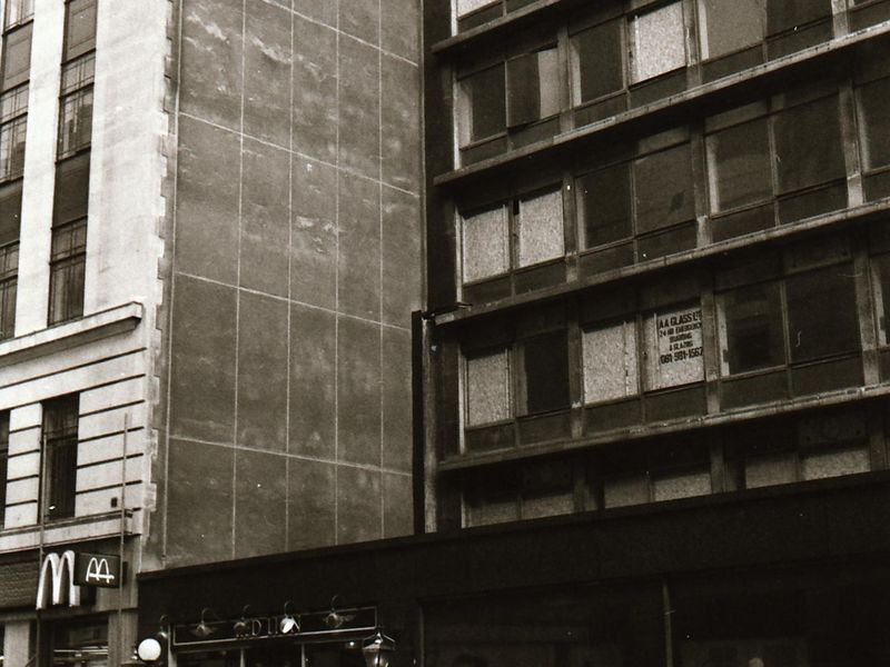 Red Lion Houndsditch London EC3  taken Dec92-Jan94.. (Pub, External). Published on 12-04-2019 