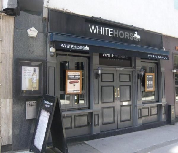 White Horse London EC3. (Pub, External). Published on 26-11-2013