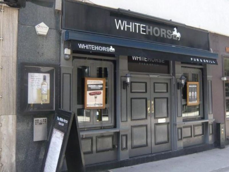 White Horse London EC3. (Pub, External). Published on 26-11-2013