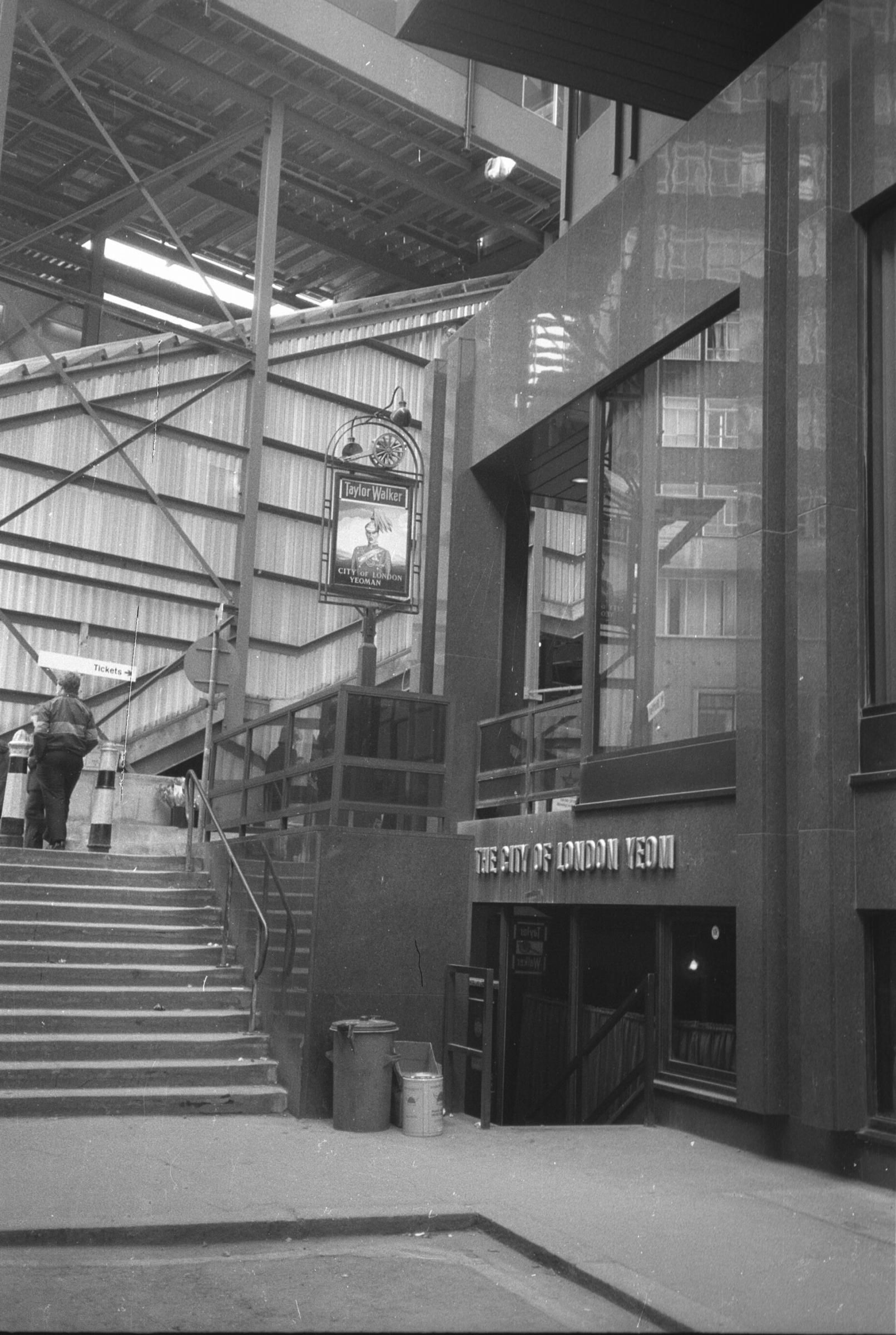 City of London Yeoman London EC3 taken in July 1985.. (Pub, External). Published on 12-04-2019