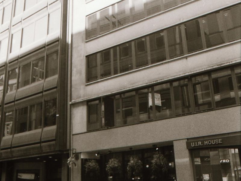 Elephant London EC3 in April 1994.. (Pub, External). Published on 12-04-2019