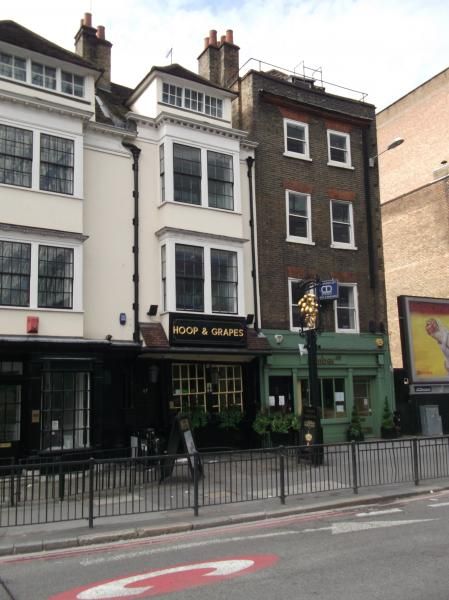 Hoop & Grapes London EC3 taken June 2012. (Pub, External). Published on 26-11-2013