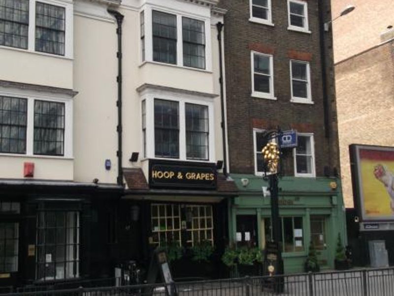 Hoop & Grapes London EC3 taken June 2012. (Pub, External). Published on 26-11-2013 