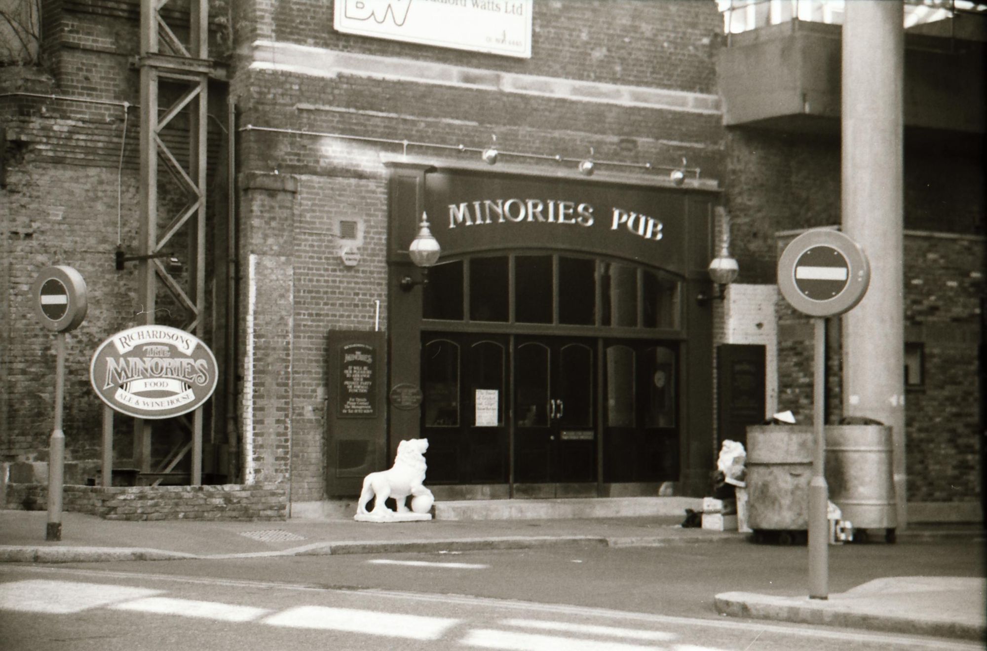 Minories London EC3 taken in Aug 1989.. (Pub, External). Published on 12-04-2019