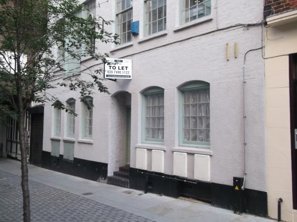 FT London EC3 taken Sept 2012. (Pub, External). Published on 26-11-2013