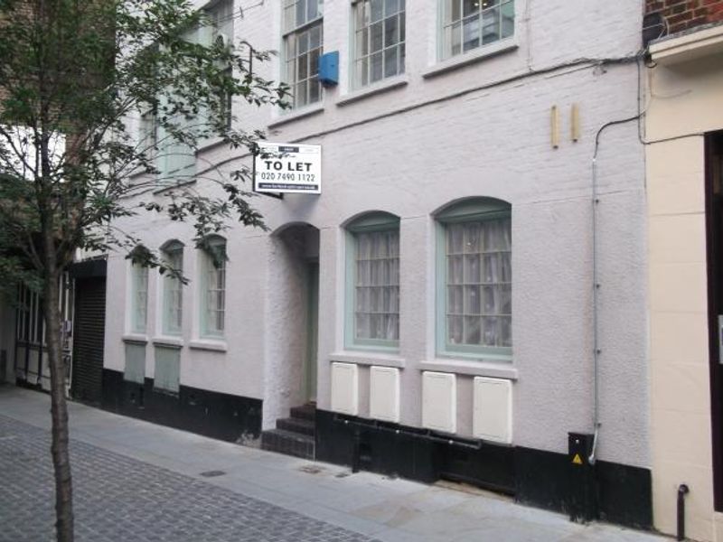 FT London EC3 taken Sept 2012. (Pub, External). Published on 26-11-2013