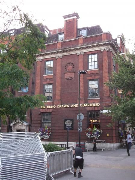 Hung, Drawn & Quartered London EC3 taken Sept 2012. (Pub, External). Published on 28-11-2013