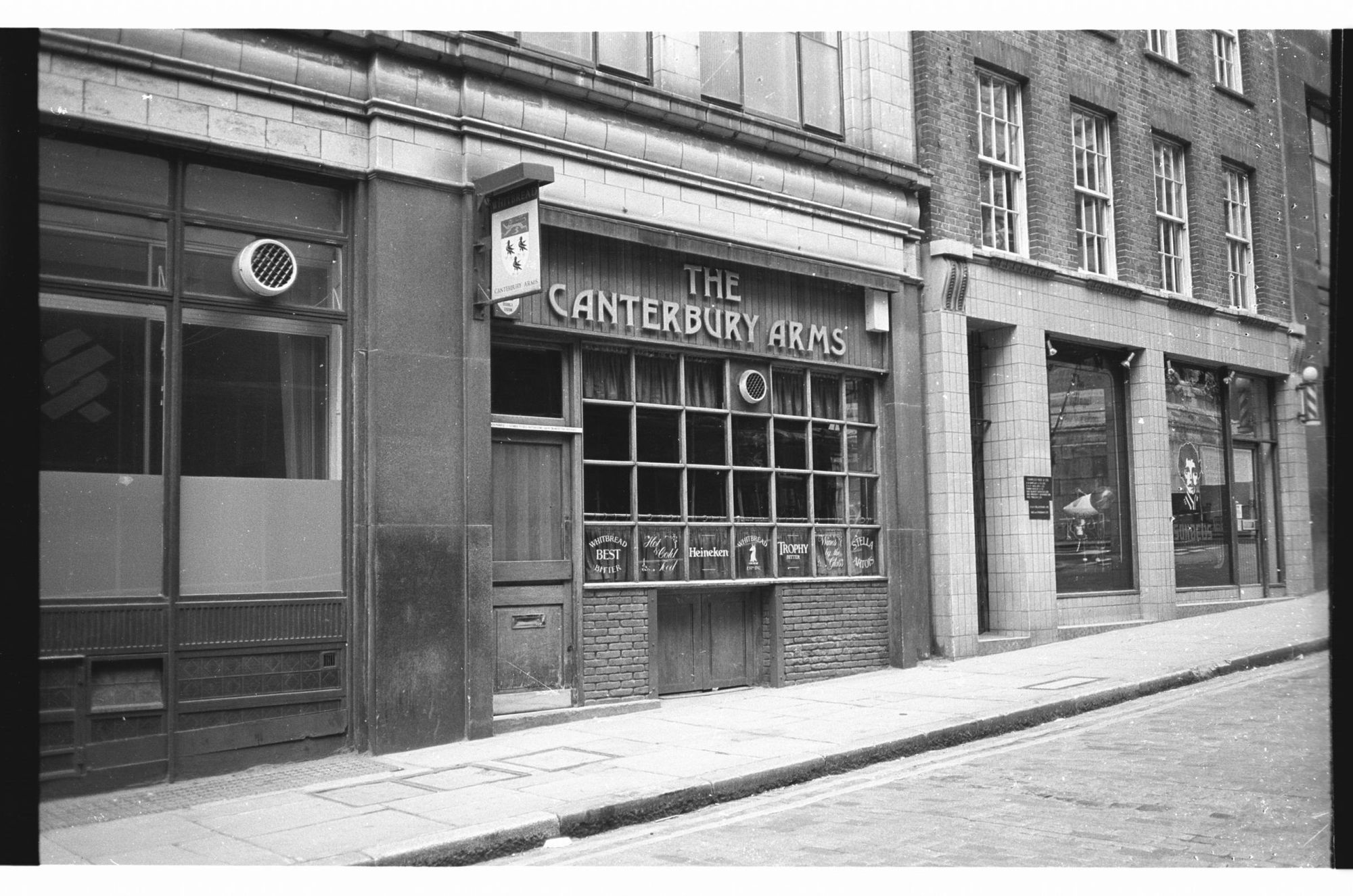 Canterbury Arms London EC3 taken in July 1985.. (Pub, External). Published on 12-04-2019