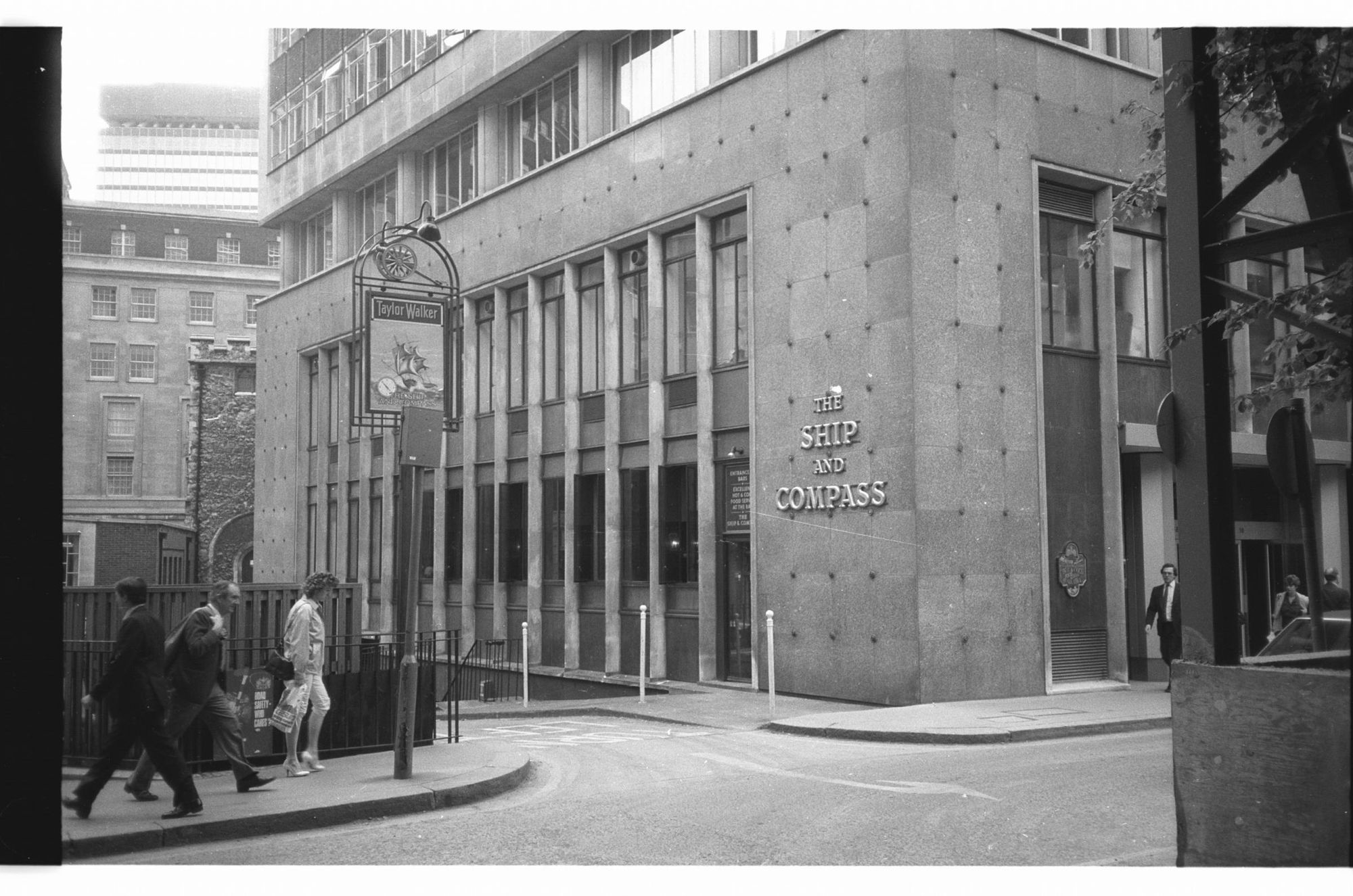 Ship & Compass London EC3 taken in July 1985.. (Pub, External, Key). Published on 12-04-2019