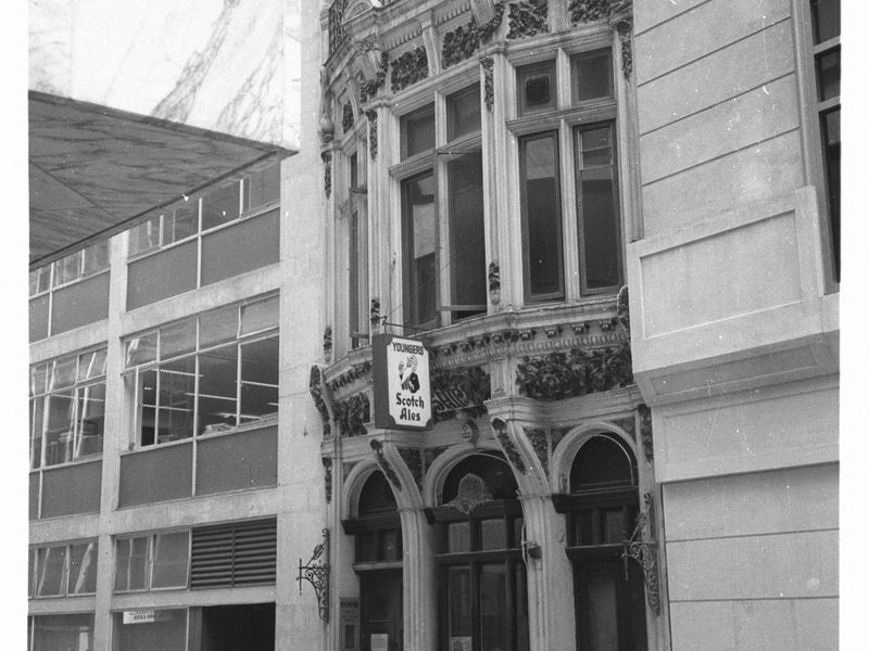 Ship Hart St London EC3 taken in July 1985.. (Pub, External). Published on 12-04-2019