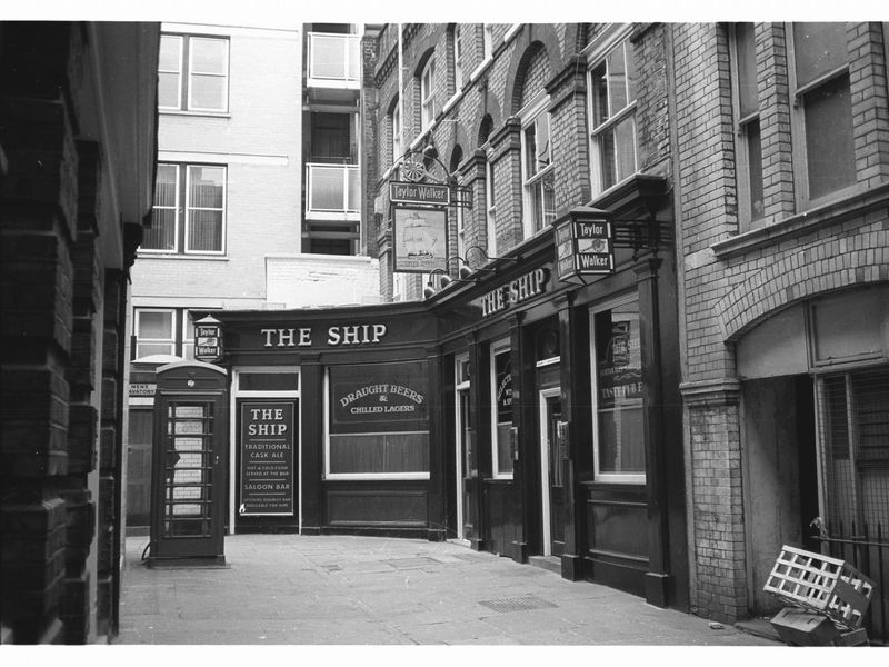 Ship Talbot Ct London EC3 in July 1985.. (Pub, External). Published on 12-04-2019 