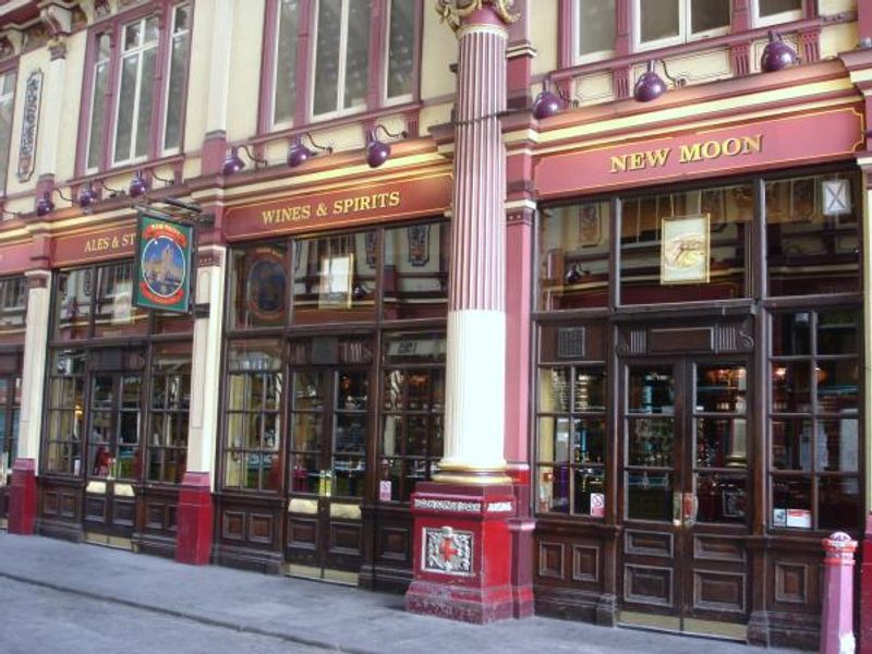 New Moon London EC3 taken Aug 2007. (Pub, External, Key). Published on 28-11-2013