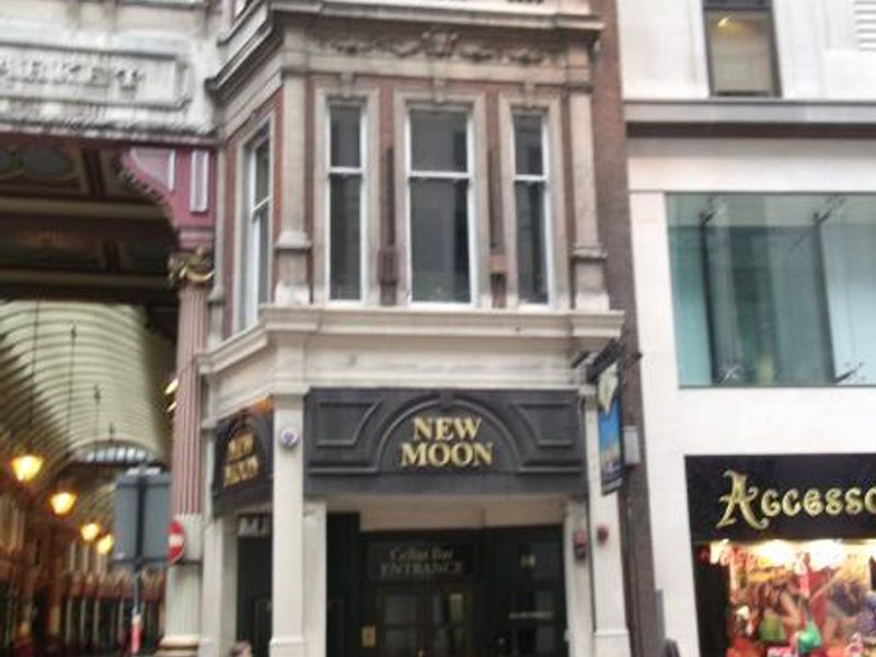 New Moon London EC3 taken Apr 2012. (Pub, External). Published on 28-11-2013 