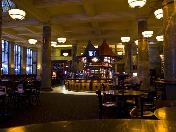 Cross Keys London EC3. (Bar). Published on 28-11-2013
