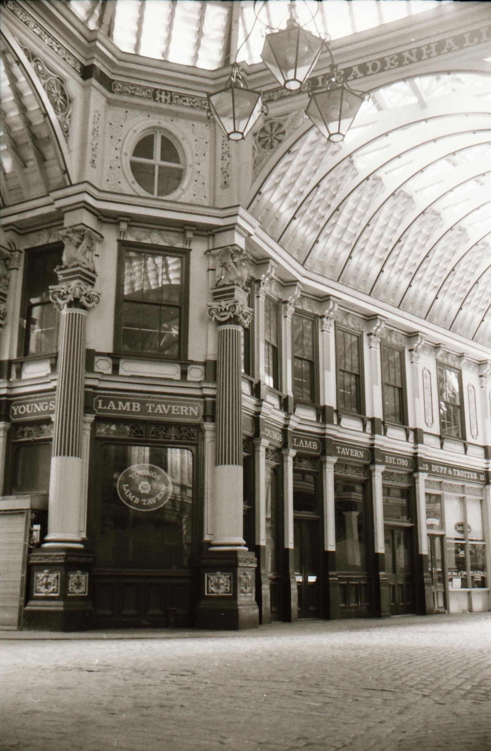 Lamb London EC3 taken in Aug 1989.. (Pub, External). Published on 12-04-2019