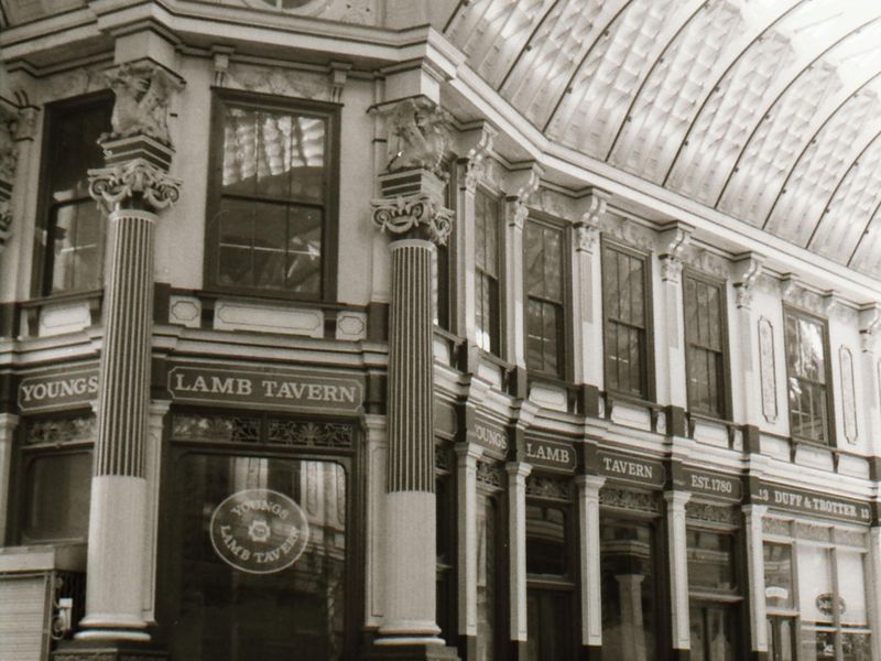 Lamb London EC3 taken in Aug 1989.. (Pub, External). Published on 12-04-2019 