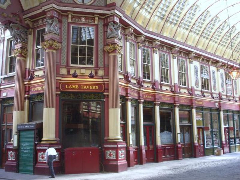 Lamb Tavern London EC3 taken Aug 2007. (Pub, External). Published on 28-11-2013 