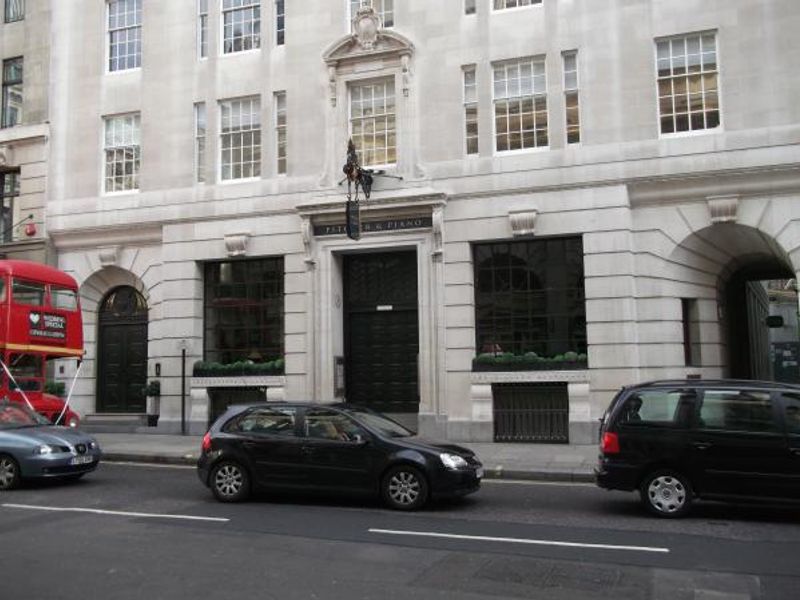 Pitcher & Piano London EC3 taken Sept 2012. (Pub, External). Published on 29-11-2013