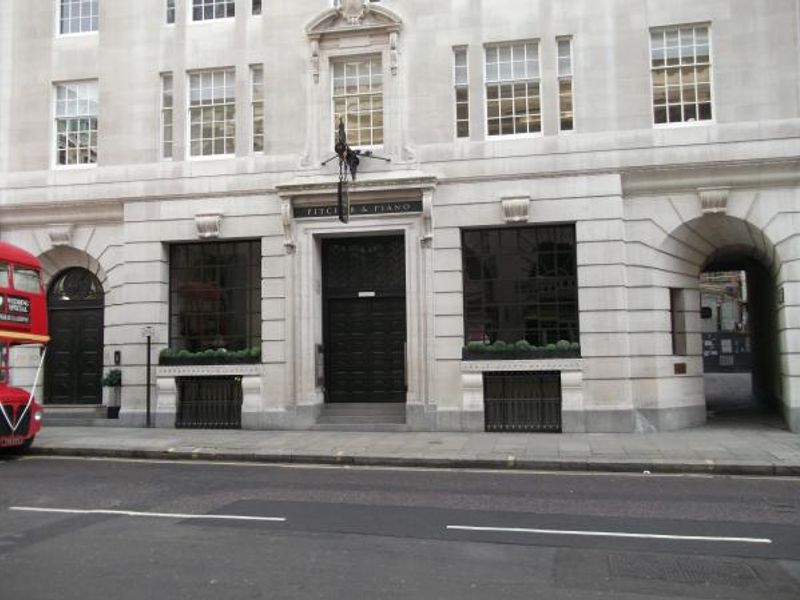 Pitcher & Piano London EC3 taken Sept 2012. (Pub, External). Published on 29-11-2013