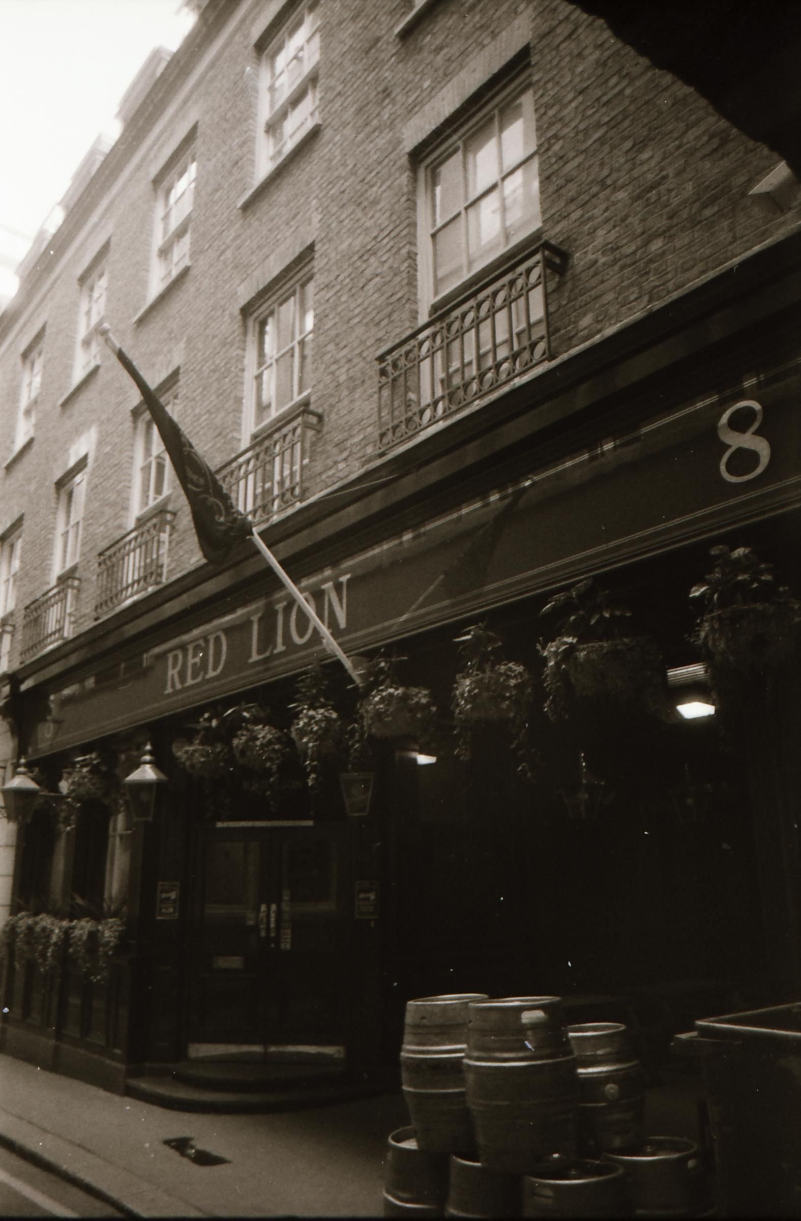 Red Lion Lombard Ct London EC3 taken in April 1994.. (Pub, External). Published on 12-04-2019