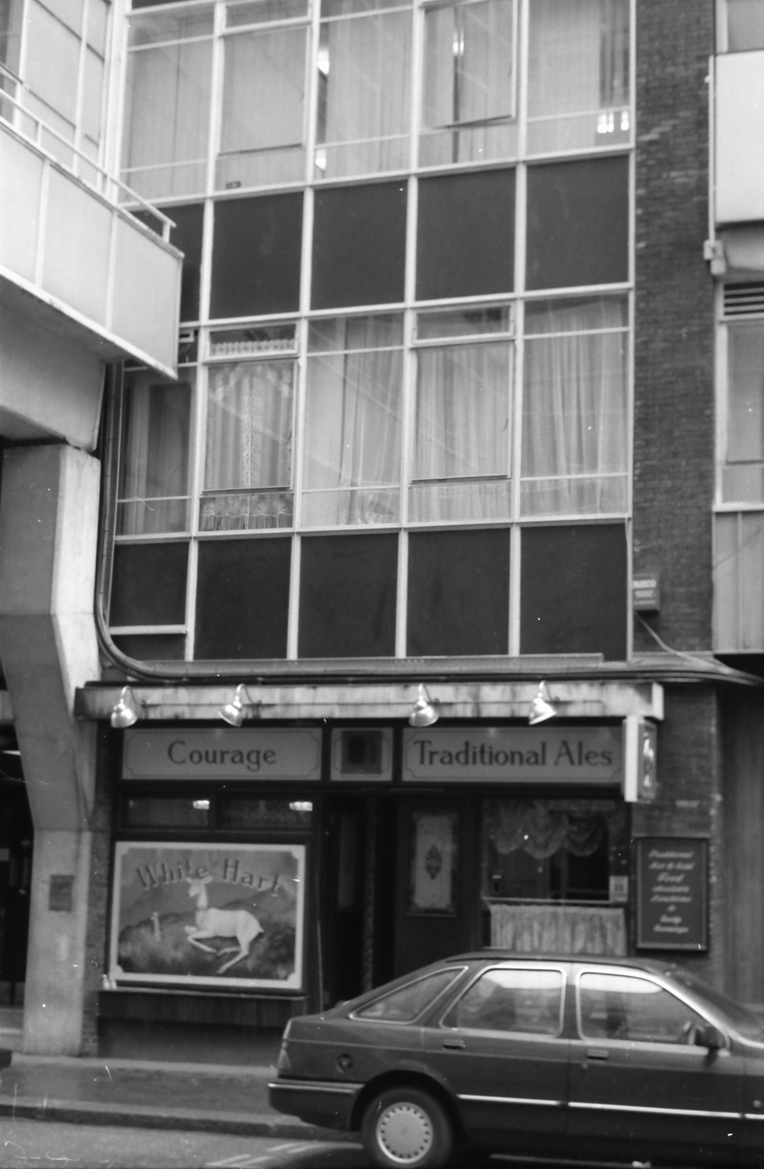 White Hart London EC4 taken 19 Feb 1989.. (Pub, External, Key). Published on 12-04-2019