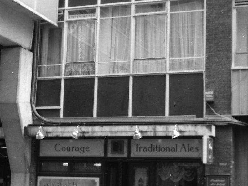 White Hart London EC4 taken 19 Feb 1989.. (Pub, External, Key). Published on 12-04-2019