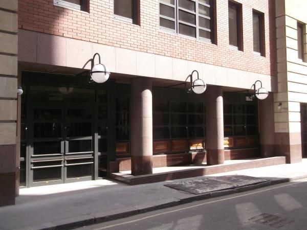 Turntable London EC4 taken May 2016. (Pub). Published on 11-05-2016