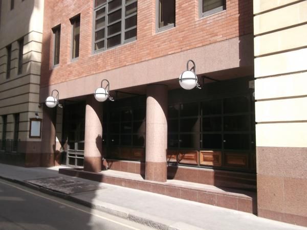 Turntable London EC4 taken May 2016. (Pub). Published on 11-05-2016