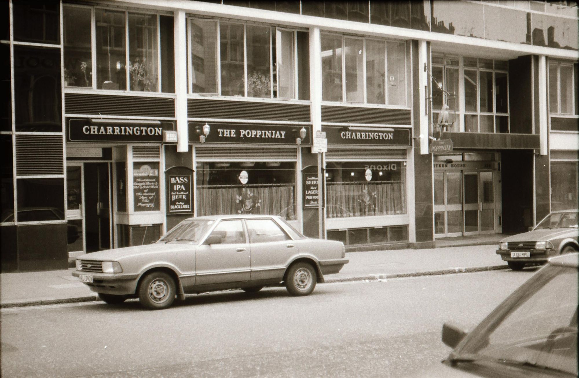 Poppinjay London EC4 taken in mid 1985.. (Pub, External, Key). Published on 12-04-2019