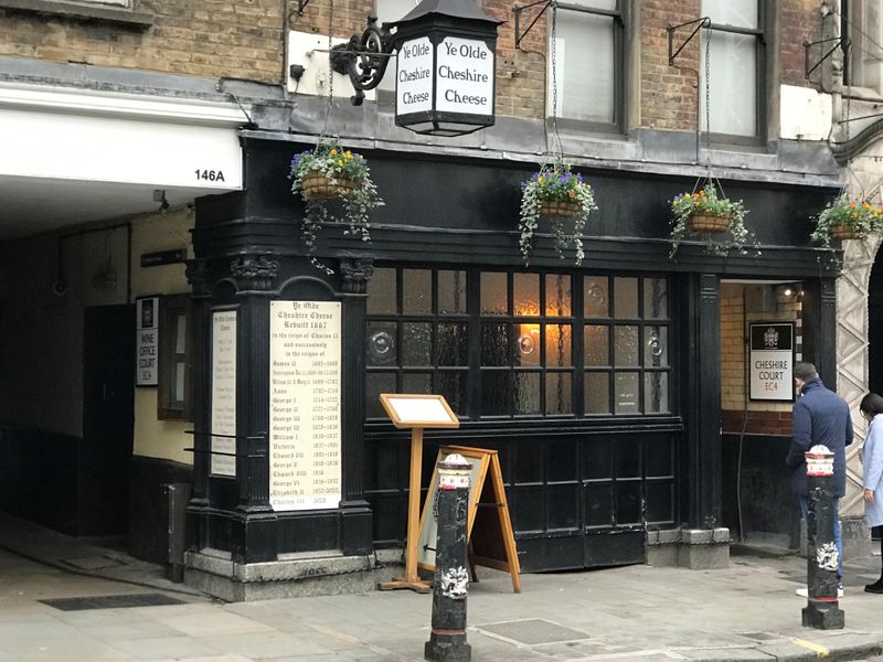 Olde Cheshire Cheese London EC4A- 20241228. (Pub, External, Key). Published on 30-12-2024