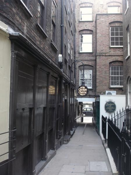 Ye Olde Cheshire Cheese London EC4 taken Jan 2008. (Pub, External). Published on 01-12-2013