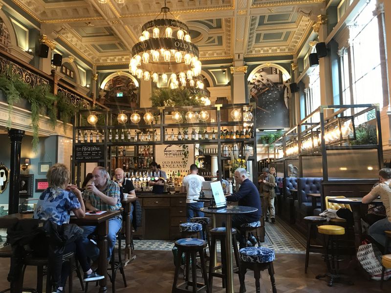 Old Bank of England-3 Dec 2021. (Pub, Bar, Customers). Published on 08-12-2021