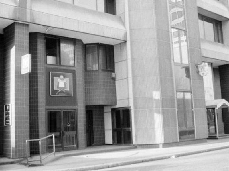 Spatz London EC4 taken in Dec 1988.. (Pub). Published on 03-09-2016