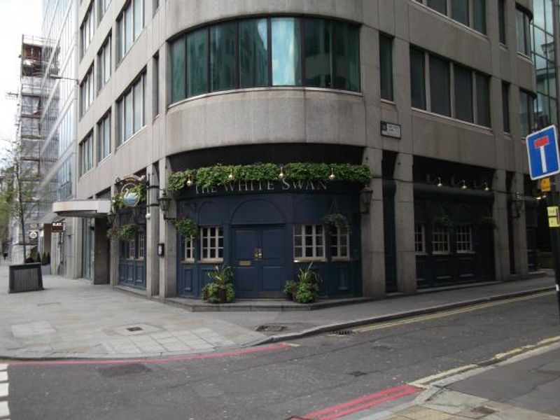 White Swan Farringdon St London EC4 taken Apr 2012. (Pub, External, Key). Published on 01-12-2013 