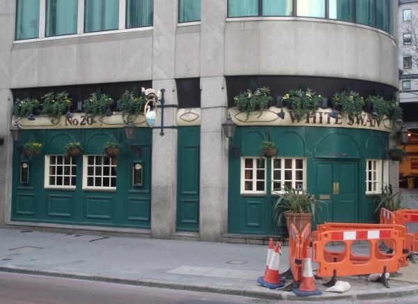 White Swan Farringdon St London EC4 . (Pub, External). Published on 01-12-2013