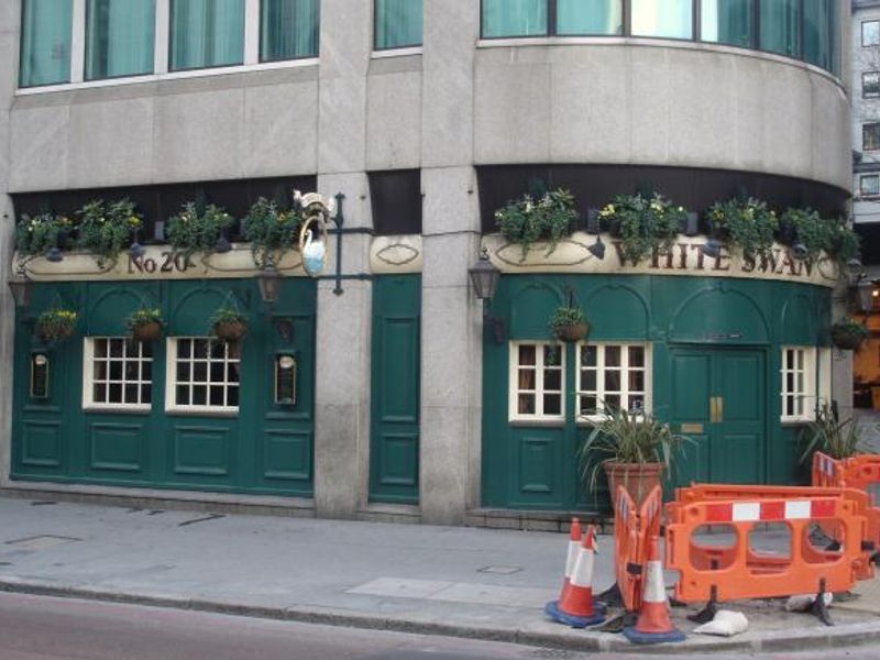 White Swan Farringdon St London EC4 . (Pub, External). Published on 01-12-2013 