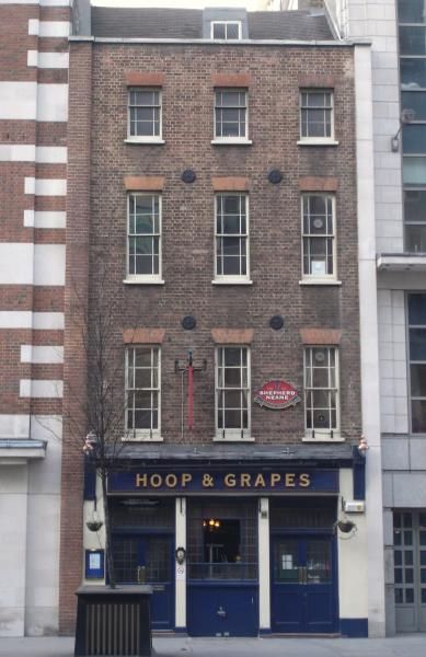 Hoop & Grapes London EC4 taken Jan 2008. (Pub, External). Published on 01-12-2013