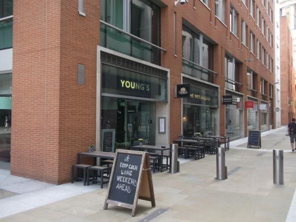 Paternoster London EC4 takenAug 2015. (Pub). Published on 02-05-2016