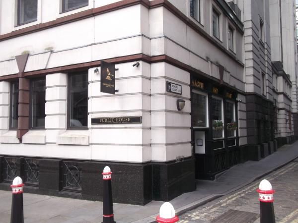 Magpie & Stump London EC4 taken August 2015. (Pub, External). Published on 16-08-2015
