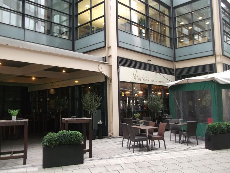 Jamies Fleet Place London EC4 taken Nov 2016. (Pub). Published on 10-02-2017