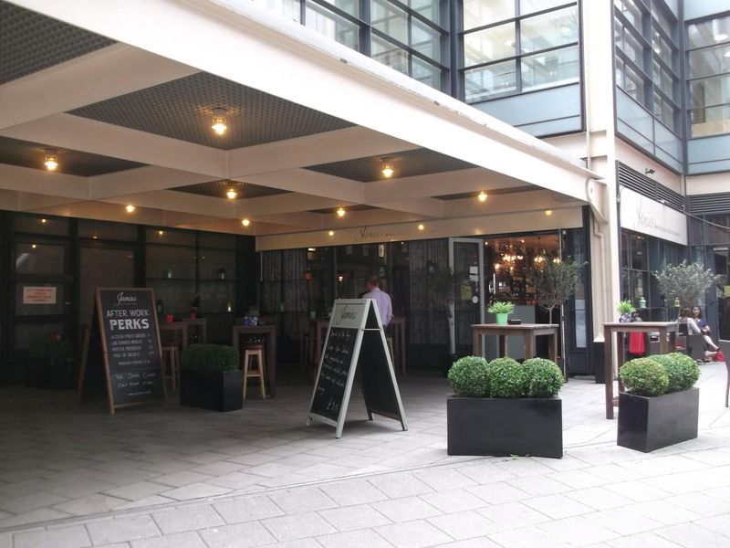 Jamies Fleet Place London EC4 taken Aug 2015. (Pub). Published on 10-02-2017